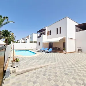 las-caletas-holiday-home.puertodelcarmen-hotels.org/